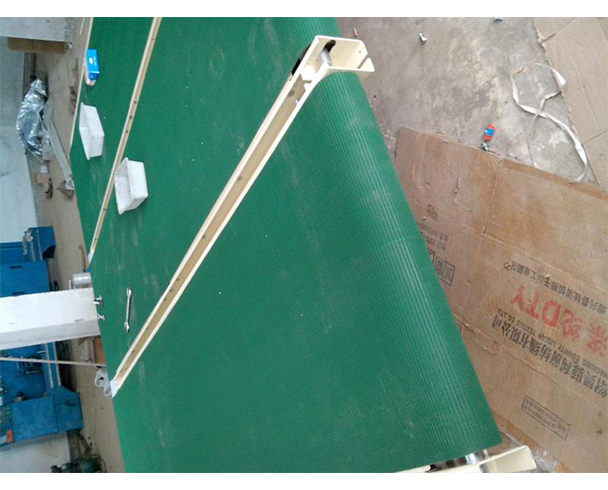 爬坡皮帶機(jī)